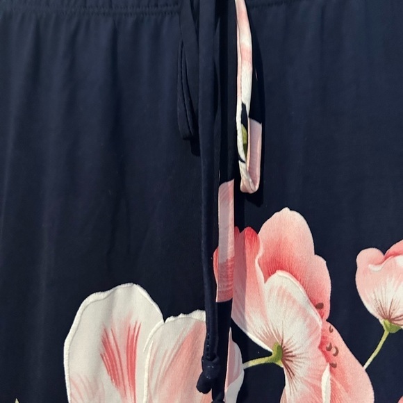 NWOT “Emi & Joe” Navy Hi Lo Ruffled Hem Knit Pink Floral Design Skirt - Picture 3 of 6